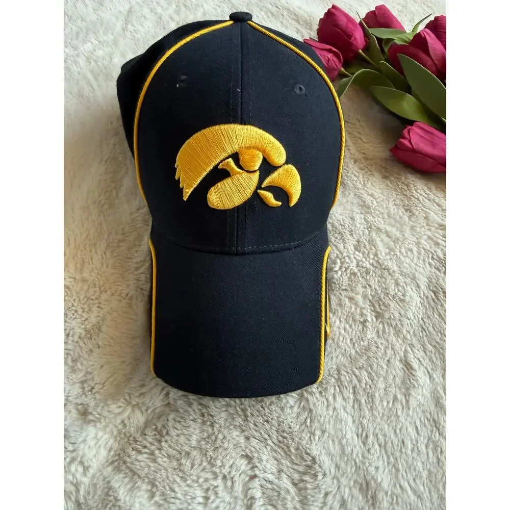 Nike Legacy9 Iowa Hawkeyes Black Gold Baseball Cap